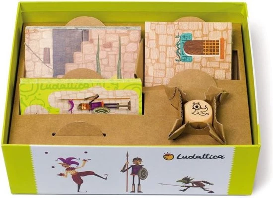 Ludattica Spellen: CASTLE CRASH 27x21x10cm, 114 Kaarten En Houten Dobbelsteen, 4+ 9 Ludattica Spellen: CASTLE CRASH 27x21x10cm, 114 Kaarten En Houten Dobbelsteen, 4+ - Afbeelding 7