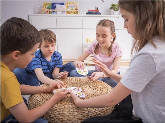 Hasbro Spellenbundel - 3 Stuks - Dobble Classic & Skip-Bo & Stef Stuntpiloot 6 Hasbro Spellenbundel - 3 Stuks - Dobble Classic & Skip-Bo & Stef Stuntpiloot - Afbeelding 4