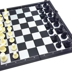 Geen Merk, Geen Probleem Magnetisch Opvouwbaar Schaakspel -Kinderspellen Verkoopwinkel 550x436 1